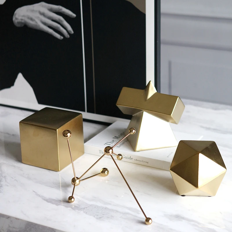 Escultura de Luxo Decoração do Desktop Geométrica Moderna Bloco Dourado Alienígena Cerâmica Decoração Suave Ornamentos Villa Sala Casa Acessórios