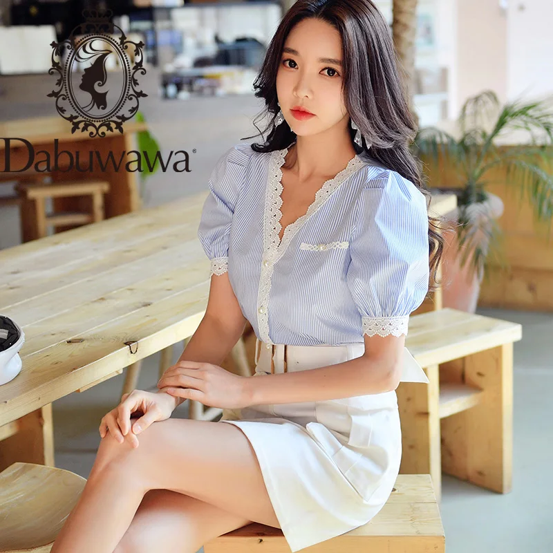 

Dabuwawa Sweet V-Neck Appliques Striped Shirts Office Lady Puff Sleeve Womens Workwear Tops and Blouses DT1BST023