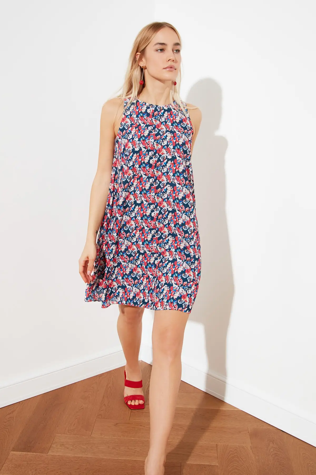 

Trendyol Multicolour Pattern Dress TWOSS19BB0215