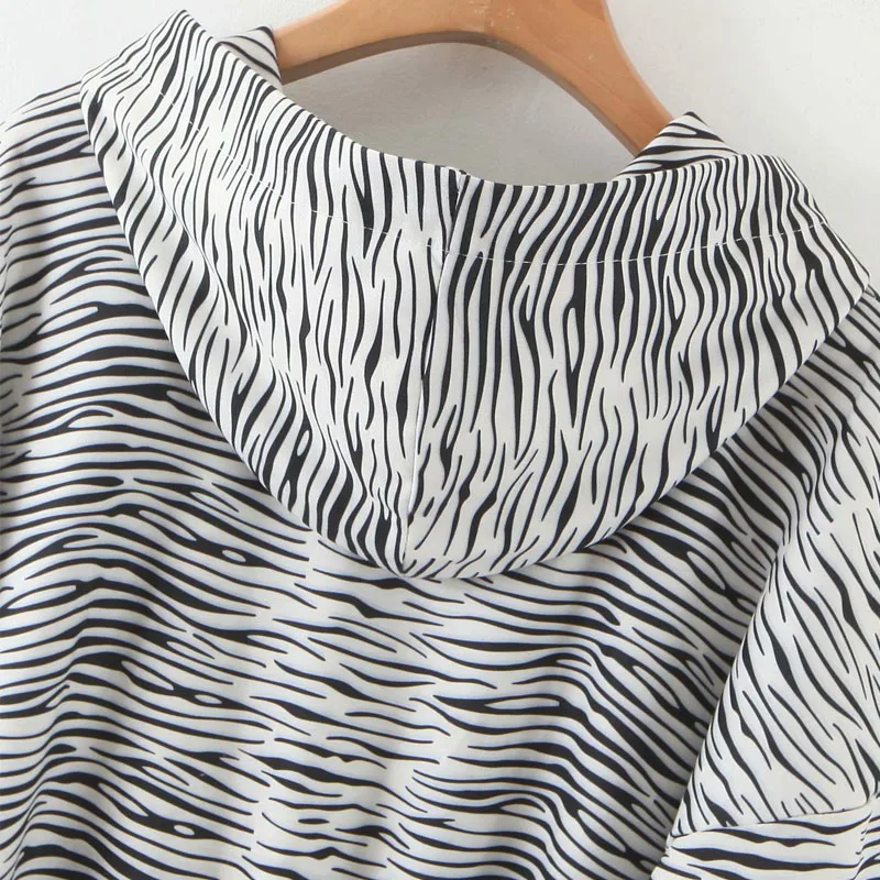 

Long-sleeved Zebra Print Casual Short Hooded Chic Women's Sweatshirt Korean Version Drawstring Female Sweatshirt Tops