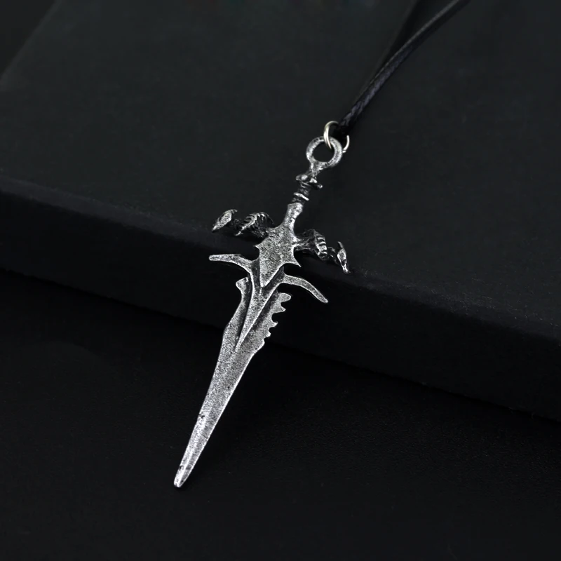 WOW World Of Warcraft ожерелье в стиле панк, готика Frostmourne подвески в форме меча ожерелье Espada оружие игра ожерелье тема ювелирные изделия N35