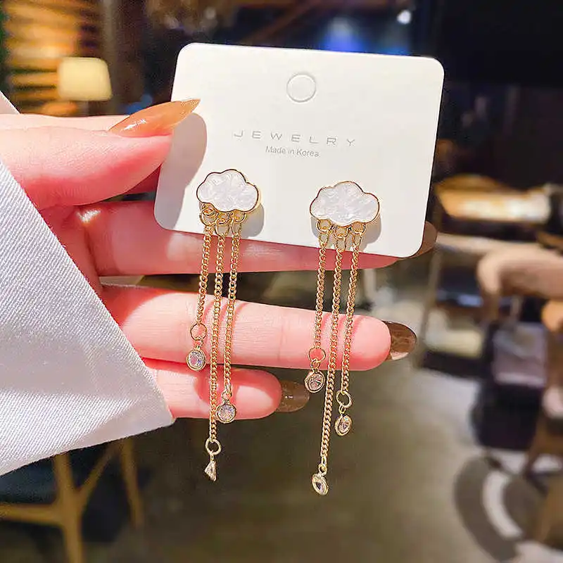 

Fashion Korean autumn and winter cloud tassel long earrings female S925 silver needle temperament simple fashion earrings