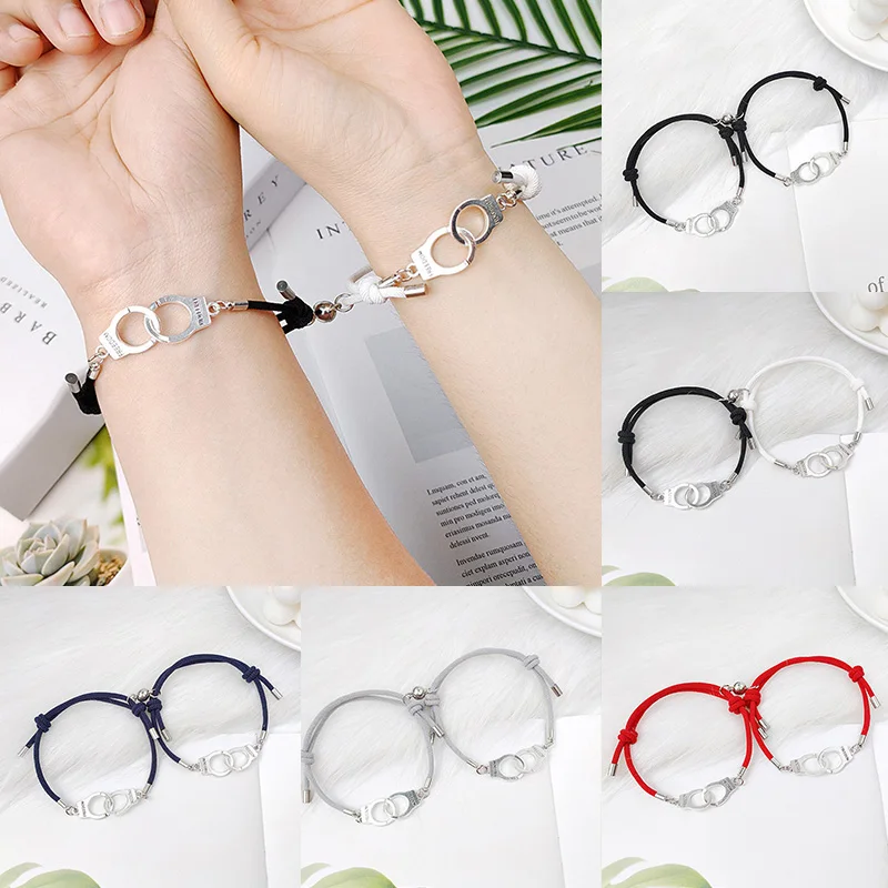 

2021 New Punk Street Hip-Hop Personality Creative Small Handcuff Bracelet a Pair of Accessories for Men and Women Ornament