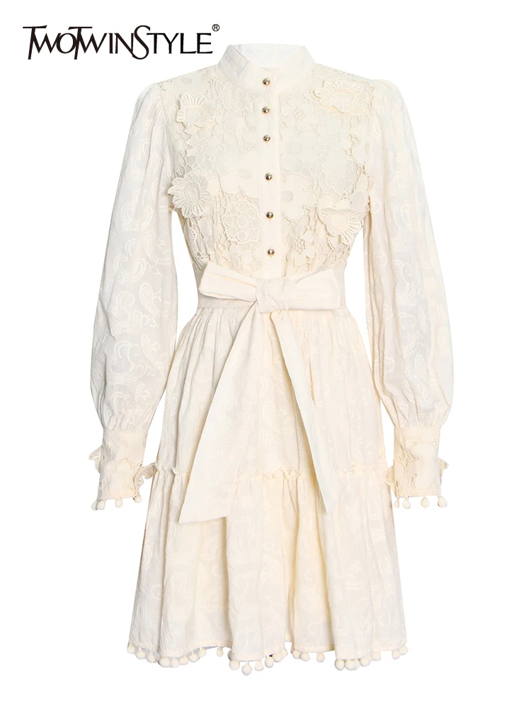 

Женское винтажное платье TWOTWINSTYLE, однотонное лоскутное платье с аппликацией, стоячим воротником, рукавом-фонариком и бантом, осень 2021