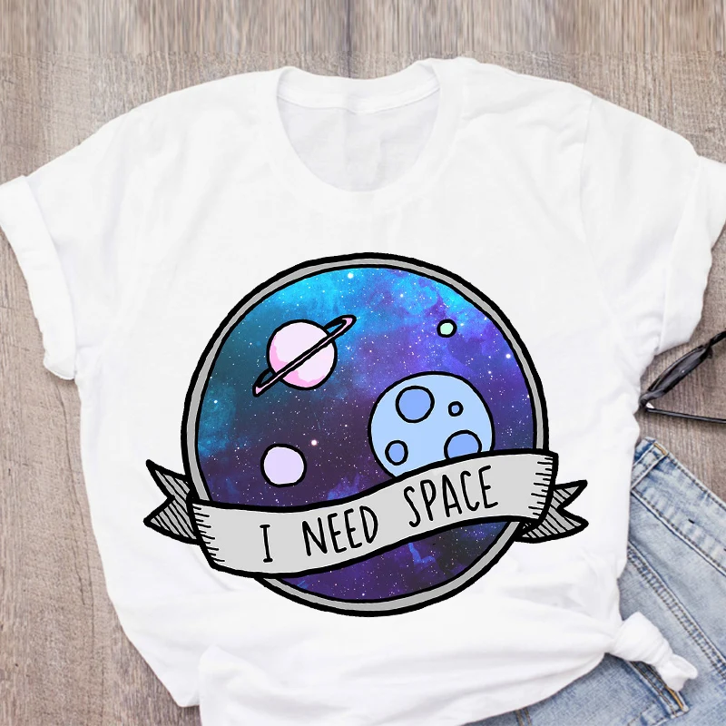 

Женская летняя футболка с коротким рукавом и графическим принтом