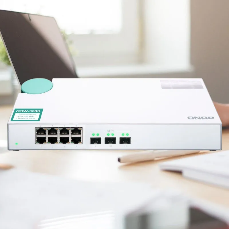 Коммутатор QNAP 10GbE с 3 портами 10G SFP + (один комбинированный порт +/RJ45) и 11 5 входами NAS
