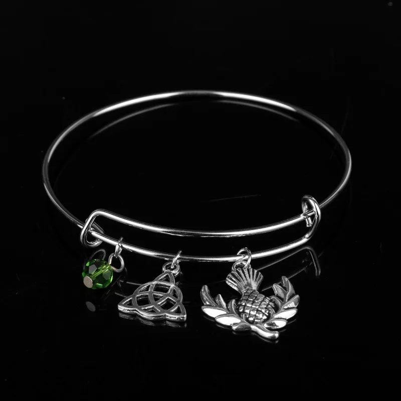 

New Simple Retro Celtic Knot Bracelet Scotch Flower Pendant Open Bracelet Accessories Gift Wholesale