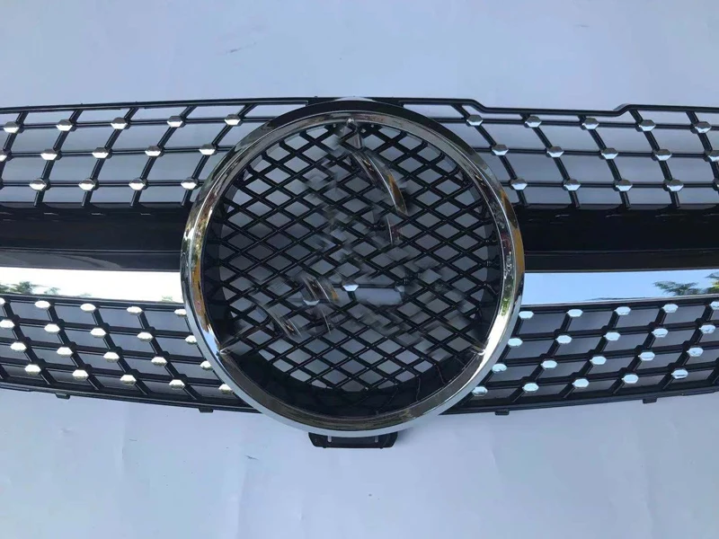 

Bumper Front Grill Middle Grille Bumper Grille Center Diamond Vertical Bar 2005-2010 For Mercedes-Benz CLS W219 With Logo
