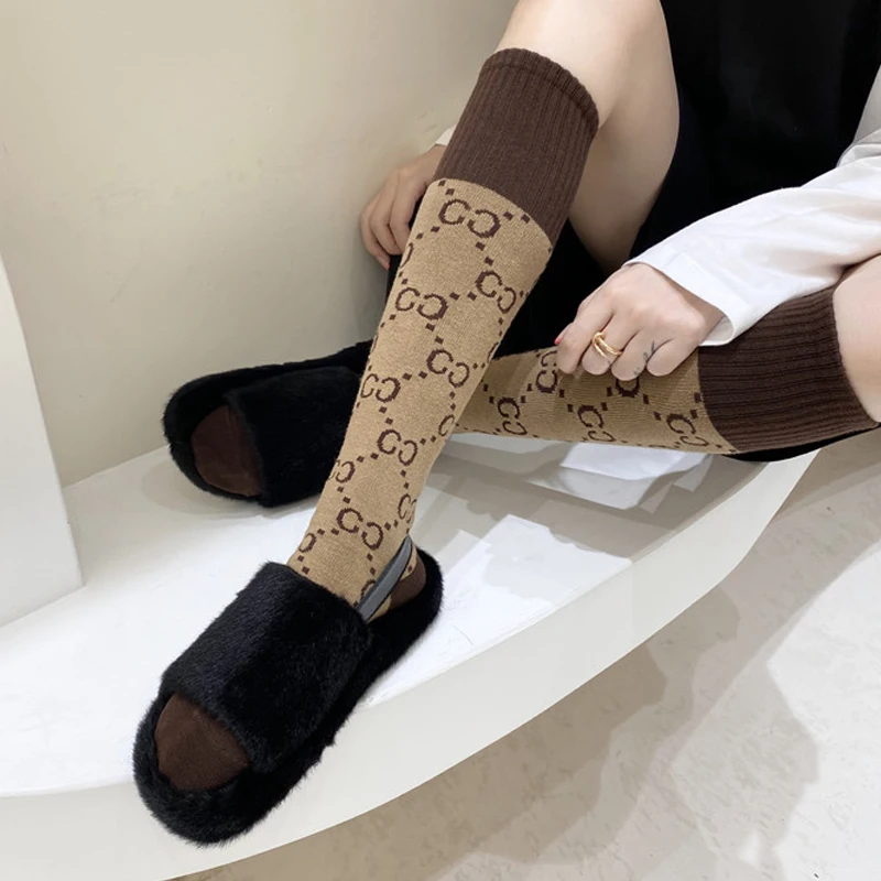 

Women Fur Slippers Fashion Outsides Ladies SandaLs Slippers New Autumn Female Flats Slides Furry Causal Soft Woman Fur Shoes