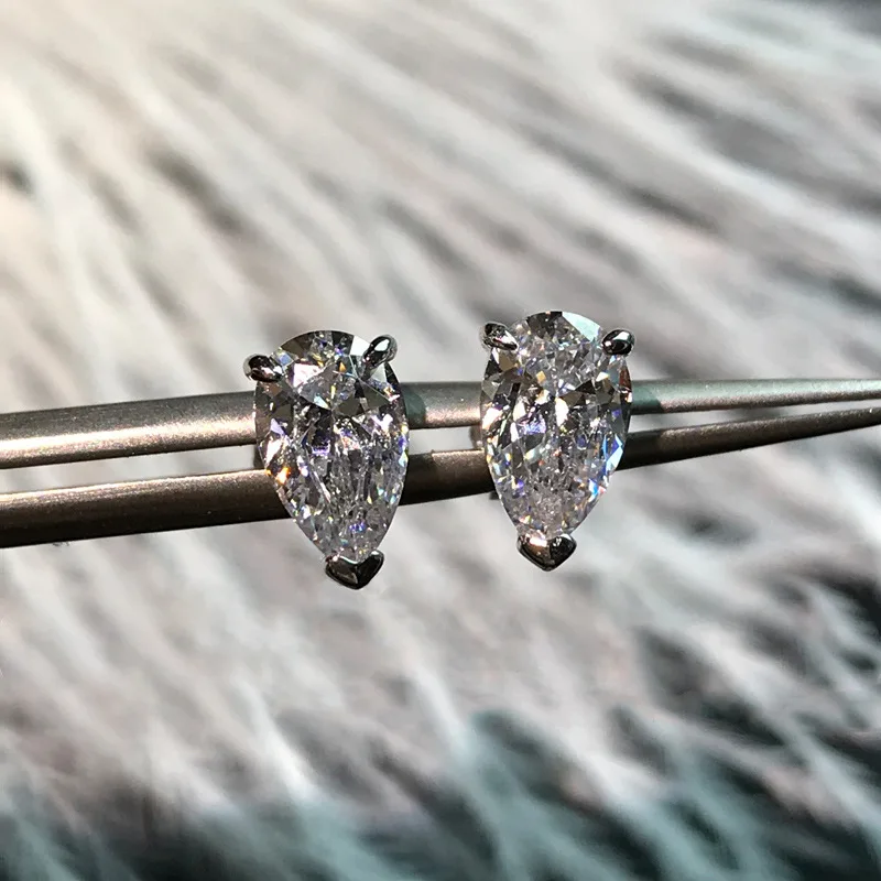 Серьги-гвоздики из серебра 100% пробы с искусственным драгоценным камнем |