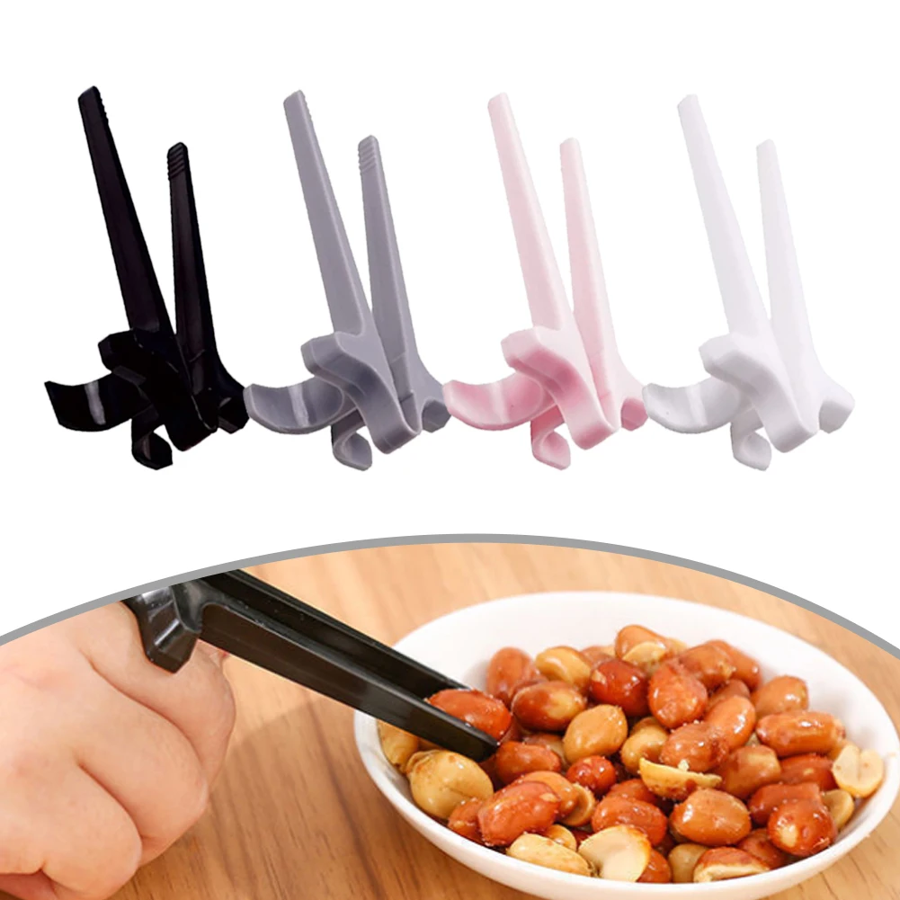 

4 Pcs Finger Chopsticks Hand-Free Plastic Snack Clips for Gamers Finger Food Tongs Clamps Lazy Aid Sticks Game Accessories