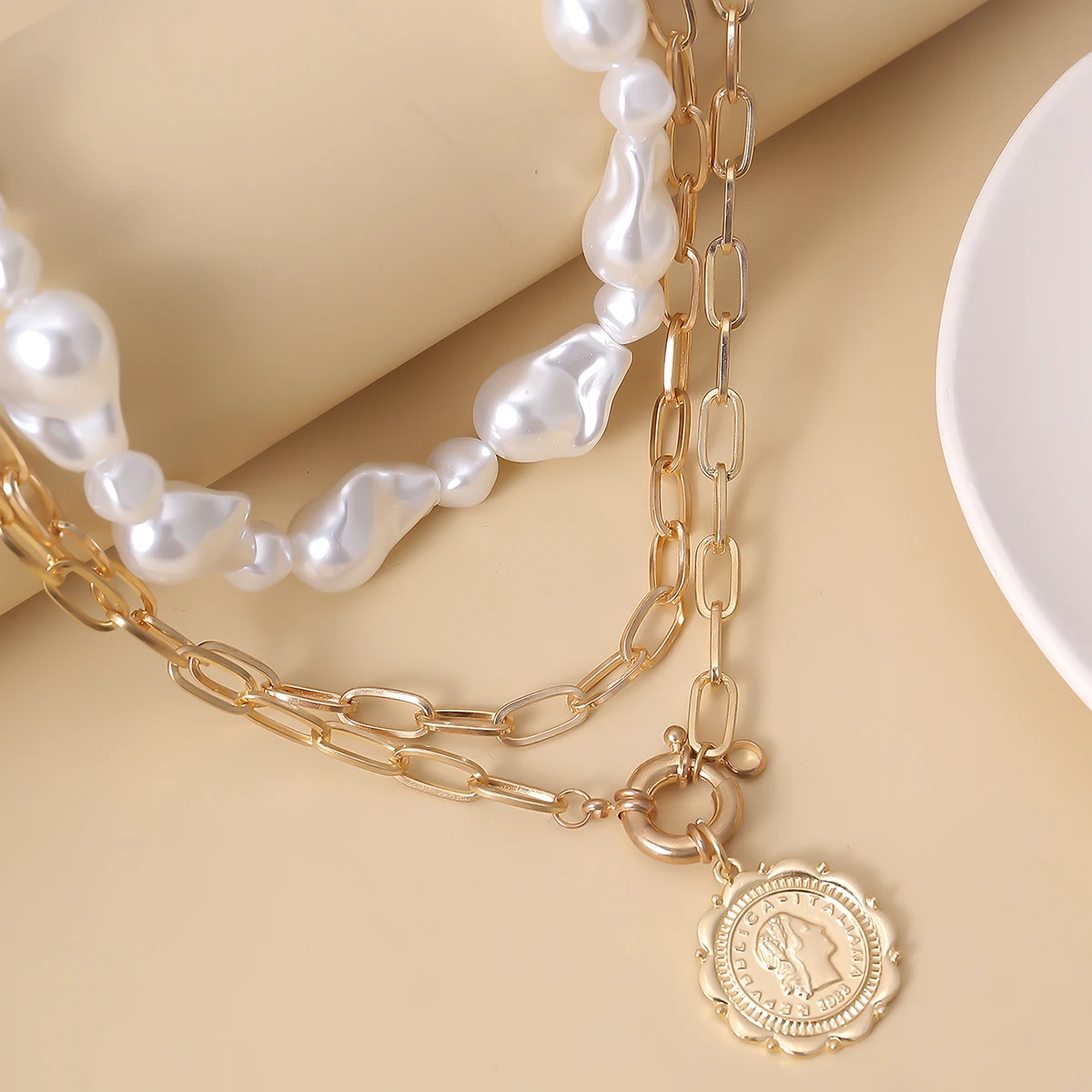 

SHIXIN 3 Pcs/Set Short Baroque Pearl Choker Necklace Chunky Chain With Coin Pendant Necklace for Women Layered Necklaces Fashion