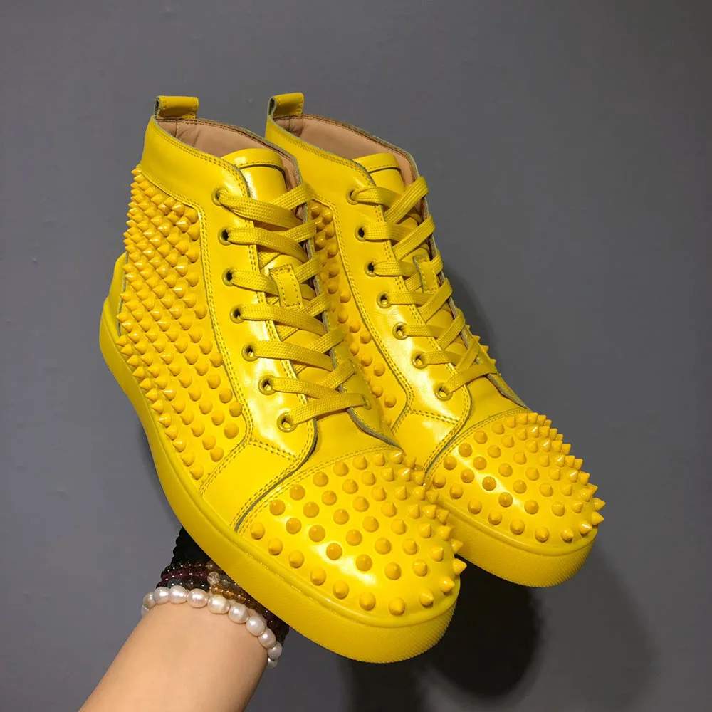 

Туфли с высоким верхом и заклепками для мужчин и женщин, натуральная кожа, роскошные повседневные лоферы, на плоской подошве, с красной подо...