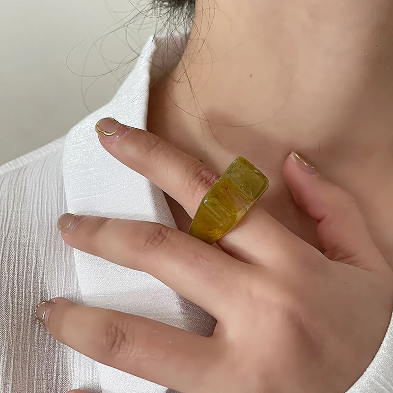 

2021 New Korean Ins Vintage Colorful Resin Geometric Round Rings For Women Girls Simple Aesthetic Jewelry Gifts