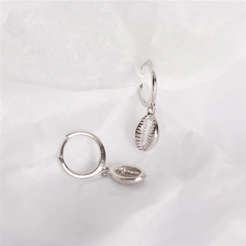 Женские серьги-гвоздики с подвеской в виде ракушки | Украшения и аксессуары