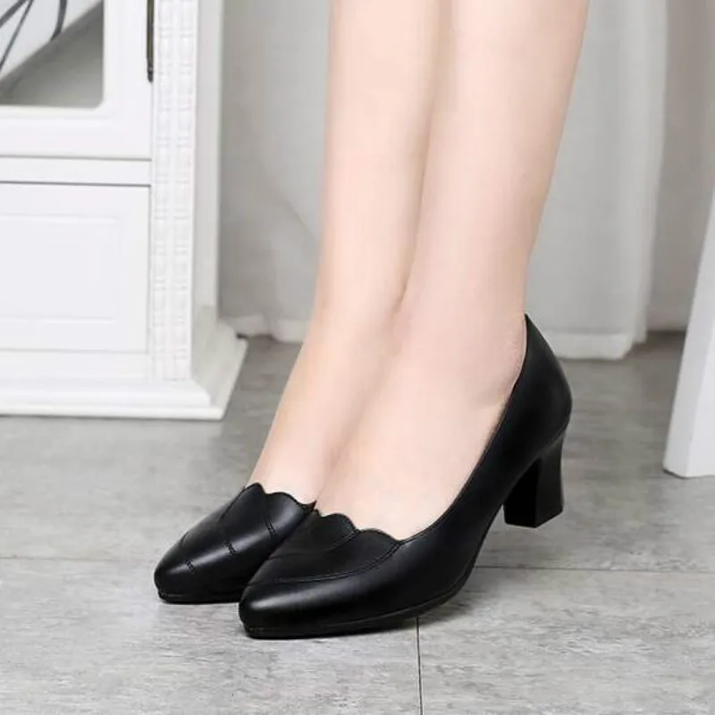 Work Shoes Mother Shoes Soft Sole Comfortable Mid-heel Single Shoes Women Thick Heel Middle-aged Women Non-slip Leather Shoes