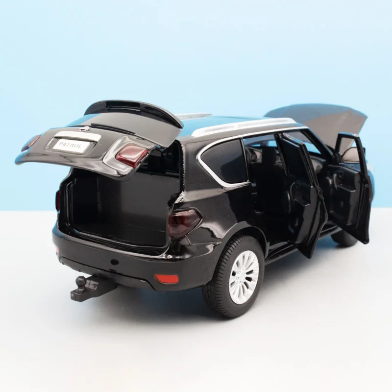 Модель внедорожника 1/32 модель Y62 из литого под давлением автомобиля с имитацией