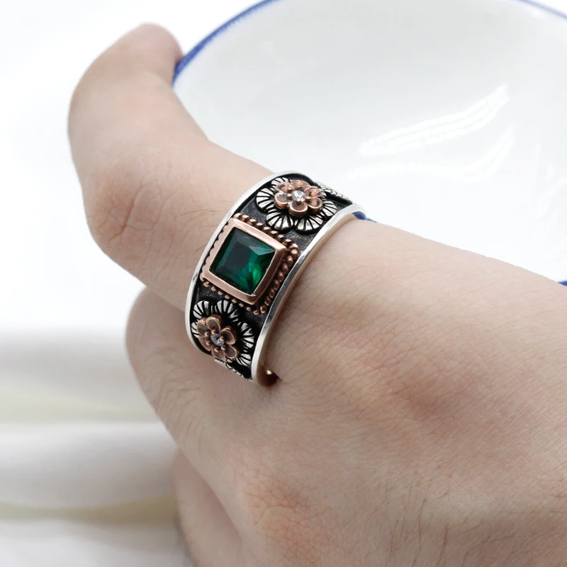 Мужское кольцо из серебра 925 пробы под розовое золото в стиле ретро с прозрачным