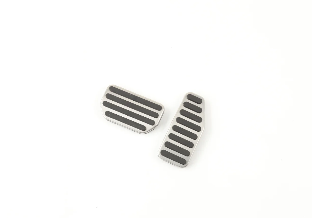 

2 Suzuki Jimny 2010-15