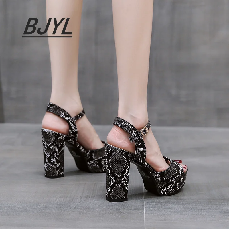 

2021 summer new fashion word buckle suede open toe thick heel sandals Roman high heel women's shoes