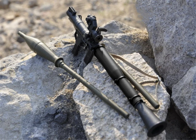 

1/6 Scale RPG-7 Anti-tank Rocket Launcher Weapon Plastic Model Toys for 12" Action Figure Body Accessories Cannot Shooting