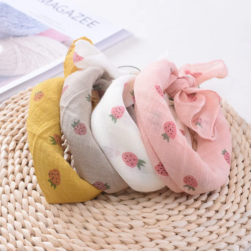 

Korean Version Children's Cotton Linen Scarf Spring Autumn Thin Section Boys Girls Baby Breathable Warm Small Square Scarf D58