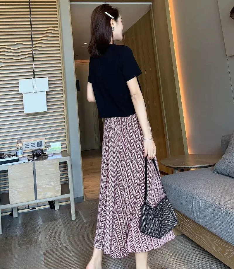 

High Quality Skirt Suits 2020 Summer Casual 2 Piece Set Women Button Deco Short Sleeve Tops+Geometric Print Long Skirt Sets
