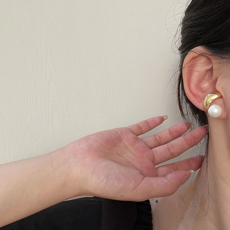 Серьги-каффы женские корейские изгибающиеся с искусственным жемчугом винтажные