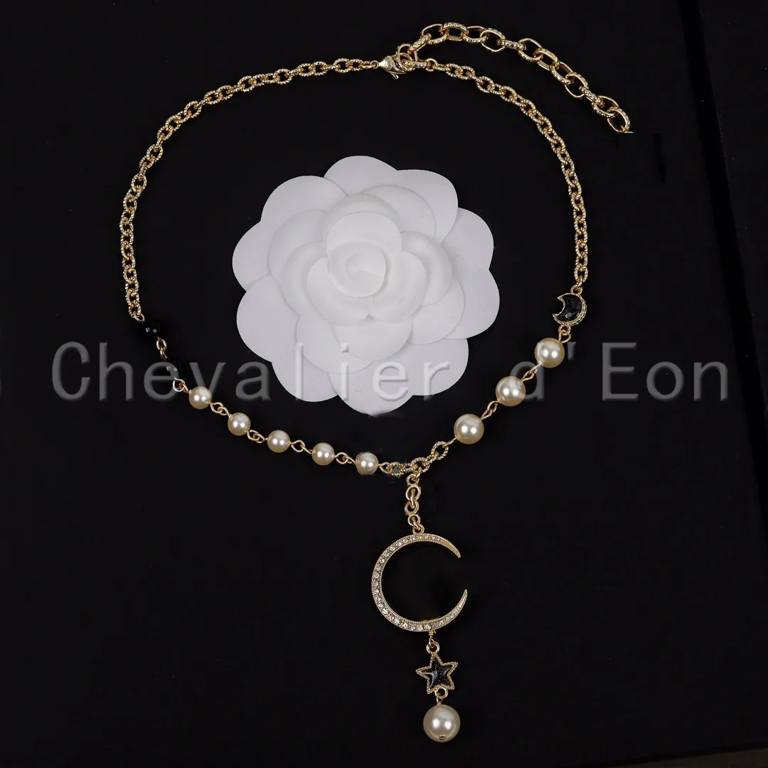 

Top Quality Fashion Party Jewelry Fashion Pearls Necklace Luxury Party Necklace Moon Star Pendant Chain Jewelry For Women