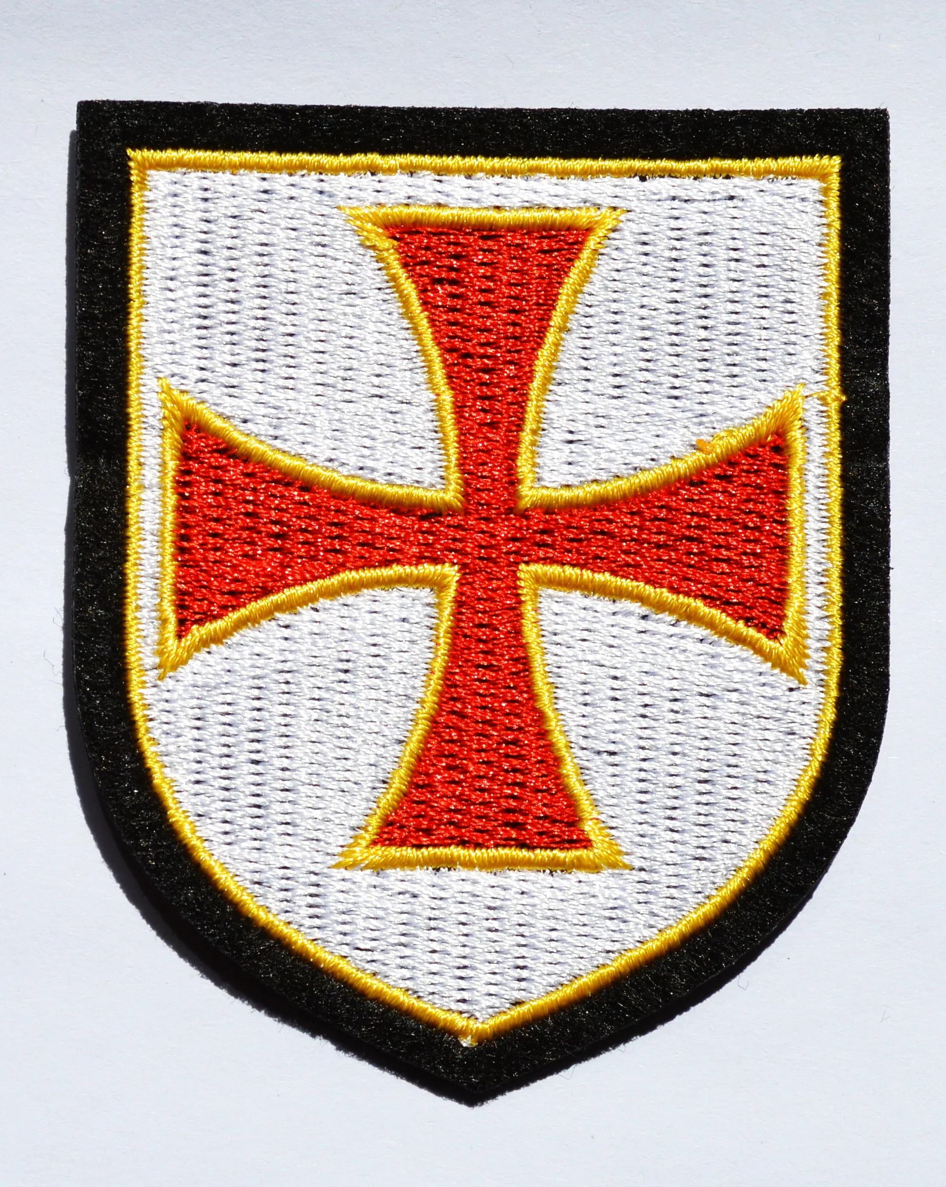 

(5 pcs) Red Cross KNIGHTS TEMPLAR SHIELD iron on PATCH ( about 5.8 * 7.8 cm)