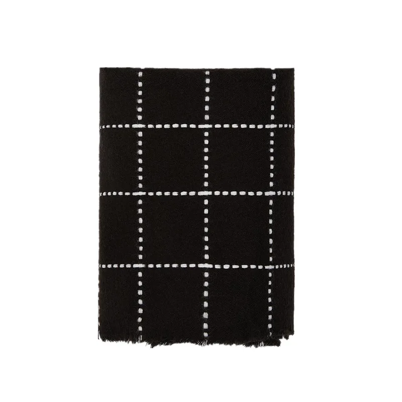 

New Za home style soft women's scarf with burr in winter2019,Black dotted Plaid cashmere like shawl women's thickened warm scarf