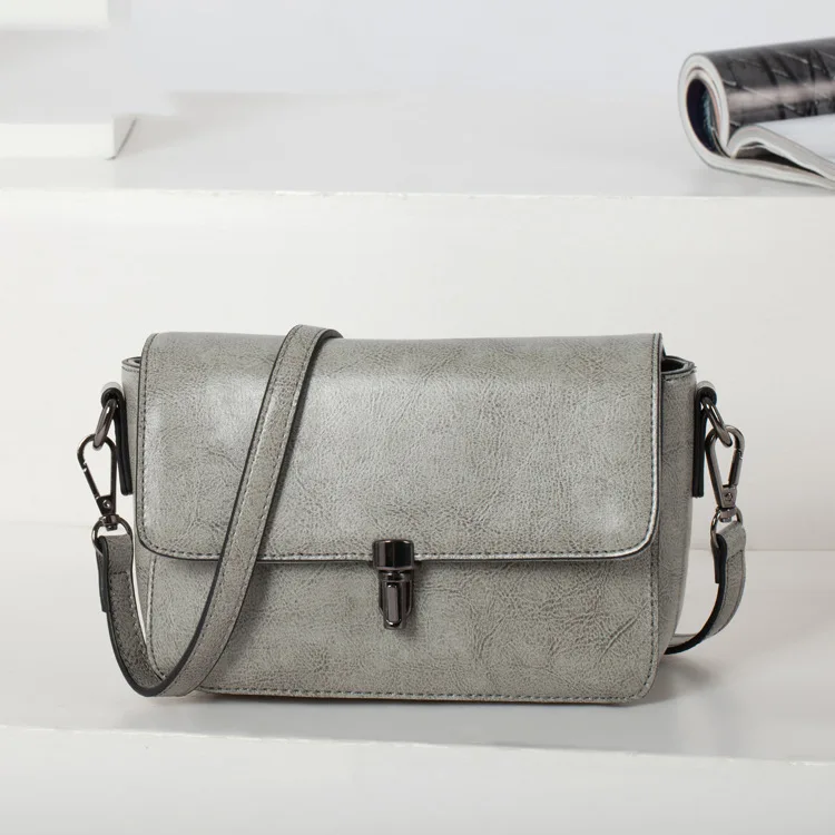 

2021 new fashion trend oil-waxed Leather one-shoulder oblique cross leather small square bag