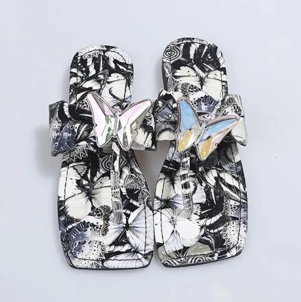 

2021 Summer New Women's Fashion Printing Butterfly Color Cool Slippers Square Head Soft Soled Beach Shoes Hot Sale KP076