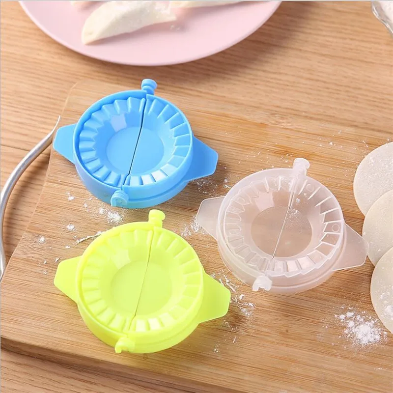 

1Pcs Plastic Dumpling Molds Chinese Food Jiaozi Maker Dough Press Dumpling Pie Ravioli Hand Mould Kitchen Creative DIY Tools