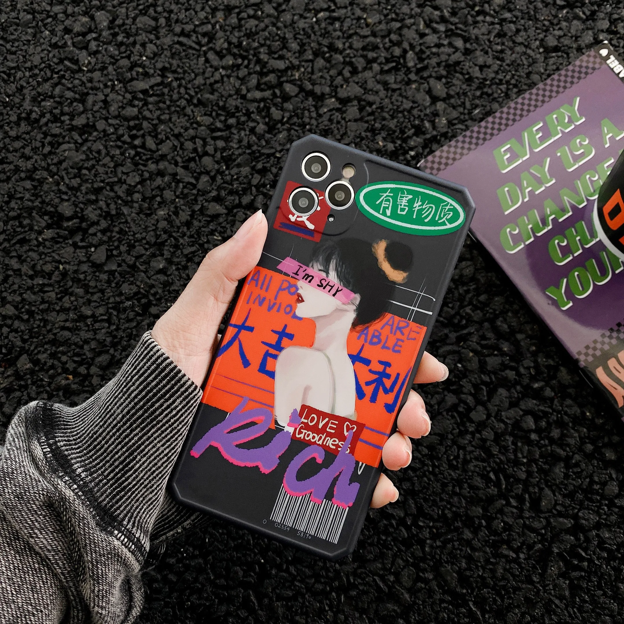 

Lucky cyberpunk pattern is suitable for iPhone 11 and iPhone 12 series mobile phone cases
