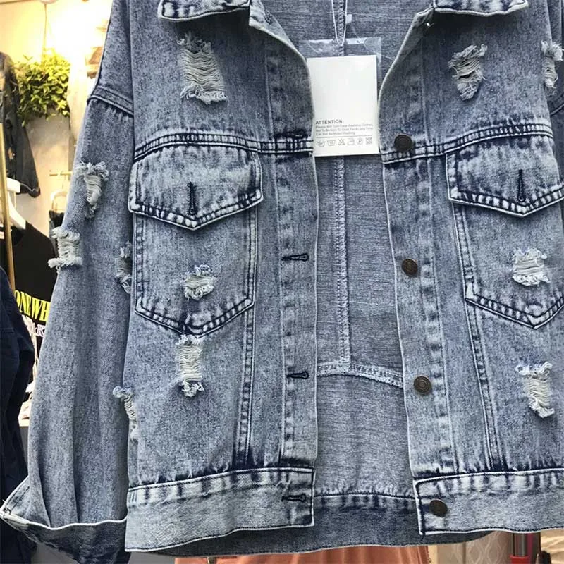 Женская джинсовая куртка с потертостями Короткая свободная из денима в стиле