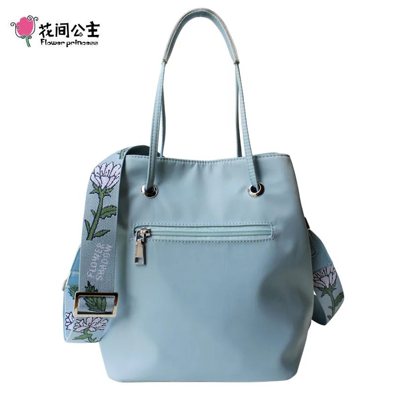 

Huajian Princess Huaying one shoulder cross carrying hand embroidered waterproof literature original pendant bucket nylon canvas