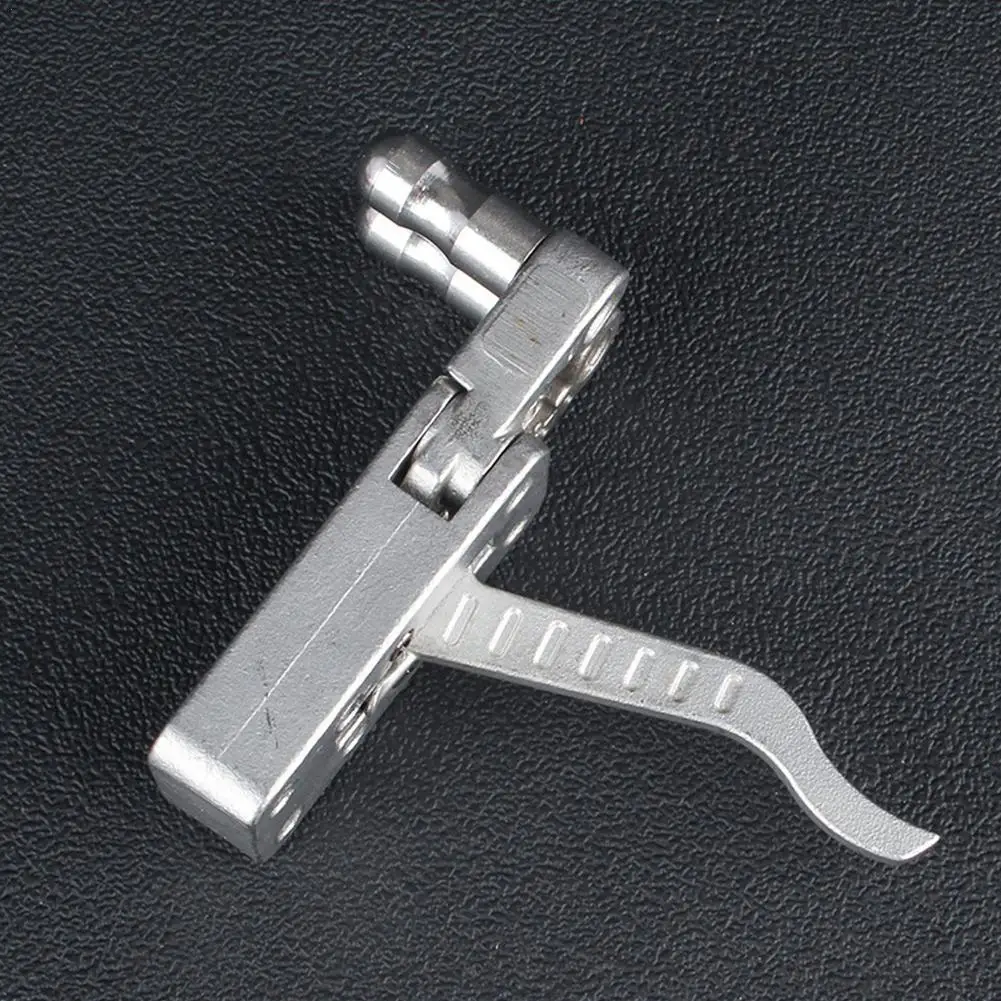 

Автоматическое устройство для стрельбы со стальным зажимом