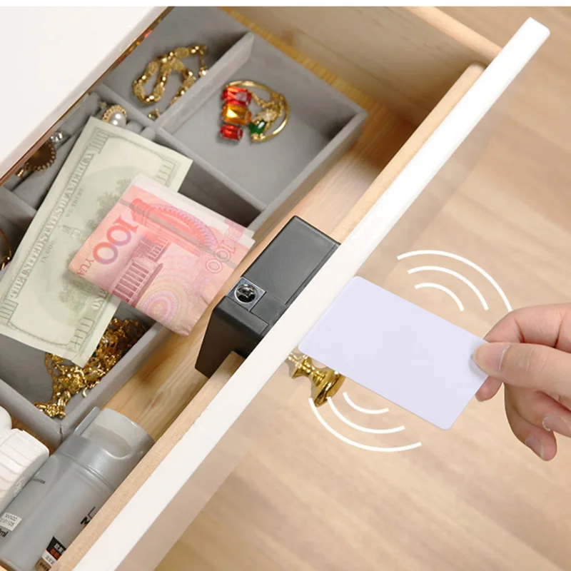 

Шкаф для хранения с выдвижными ящиками и электронным замком