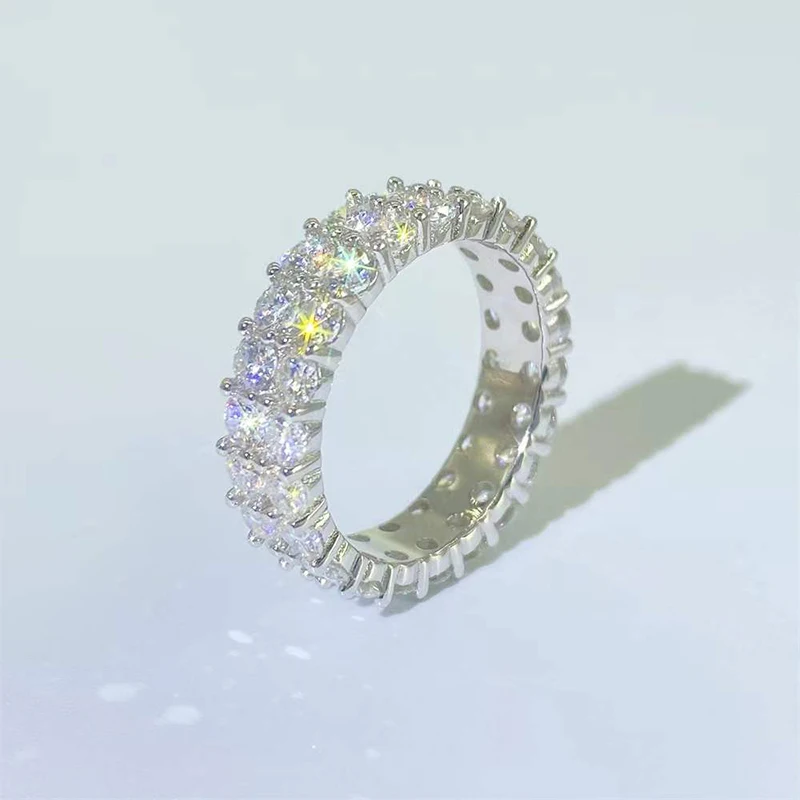 Женское кольцо из серебра 925 пробы, с муассанитом