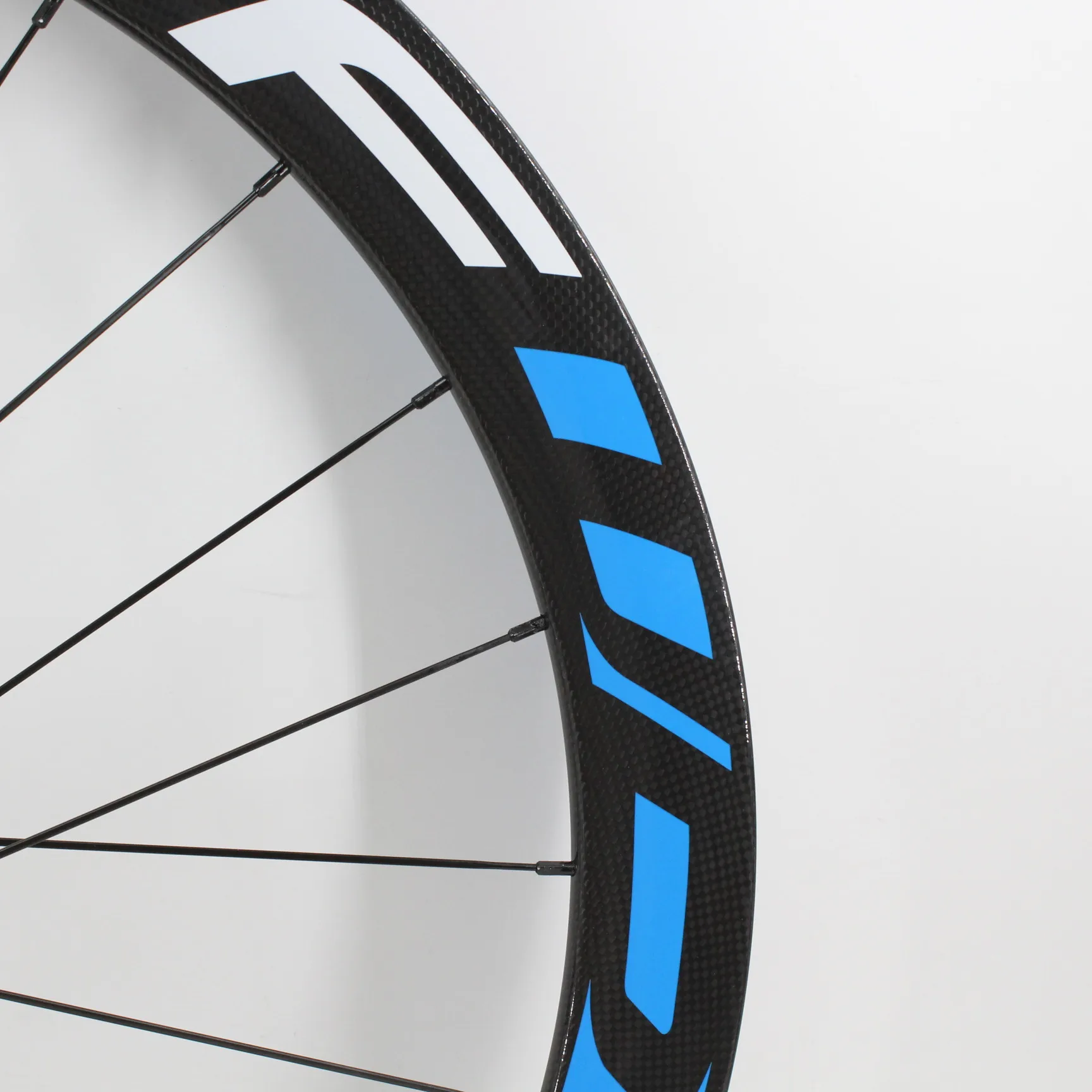 Новейшие бескамерные обода 700C для шоссейного велосипеда из углеродного волокна