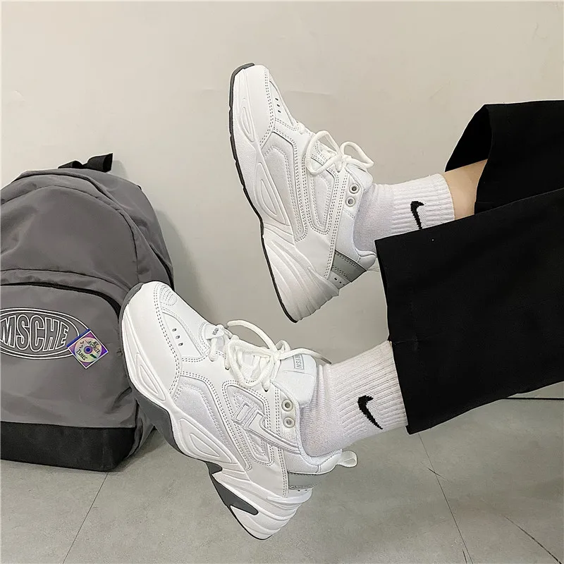 

Korean version of the pair of sports shoes female INS super fire students street shot retro leisure spring port wind dad shoes