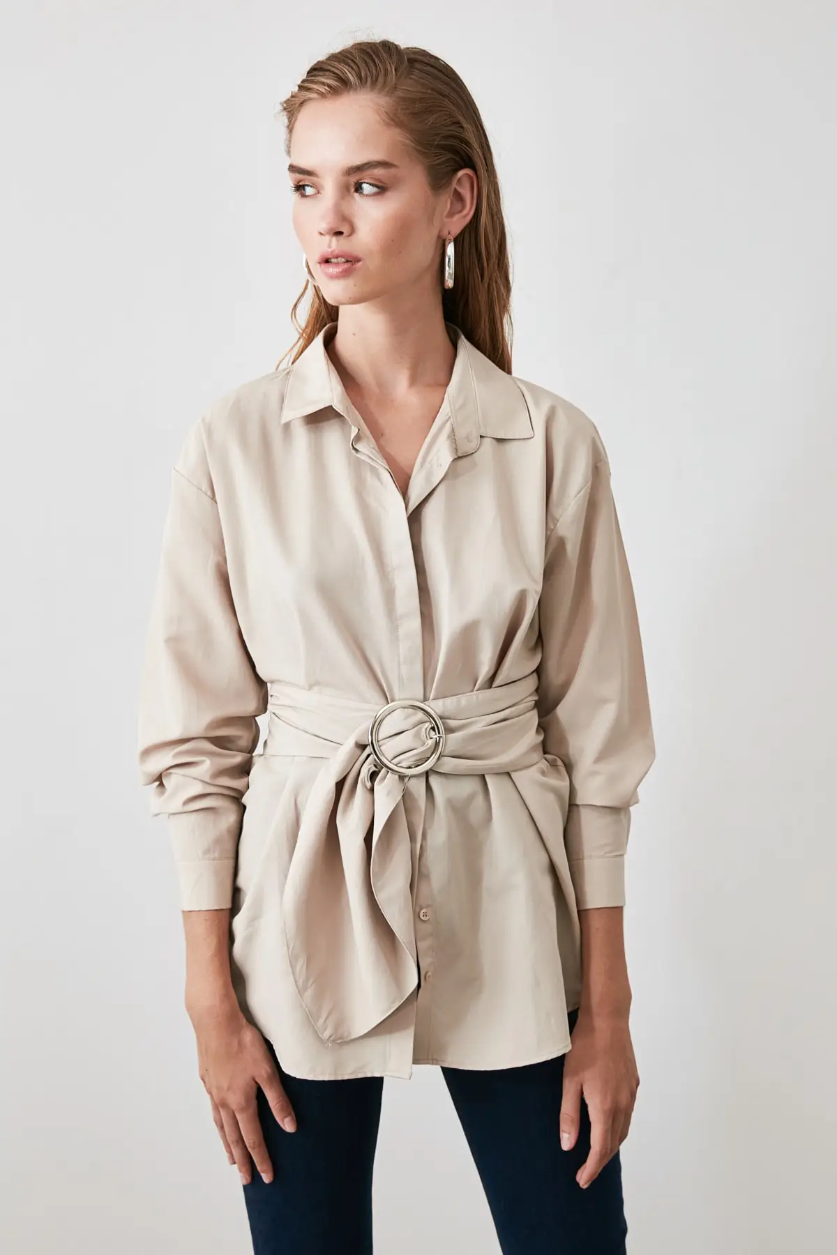 

Trendyol White Buckle Detail Shirt TWOAW20GO0099