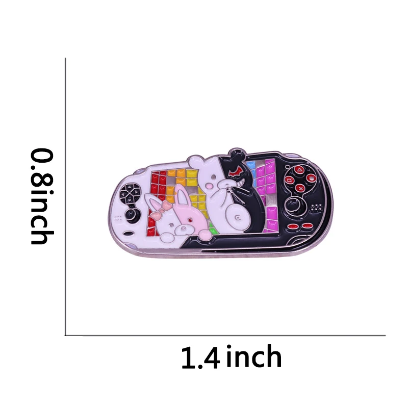 Наденьте значок gameboy меня зовут Монокума я уверен что вы и ваши дети полюбите