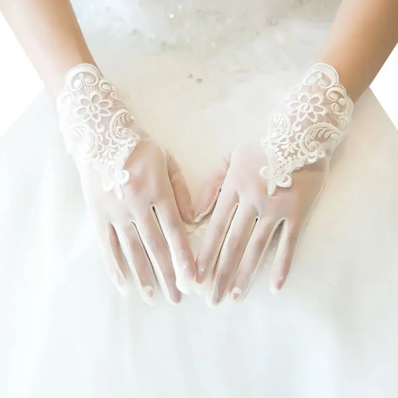 Фото Женские Короткие Прозрачные Свадебные перчатки цветочные кружевные лоскутные