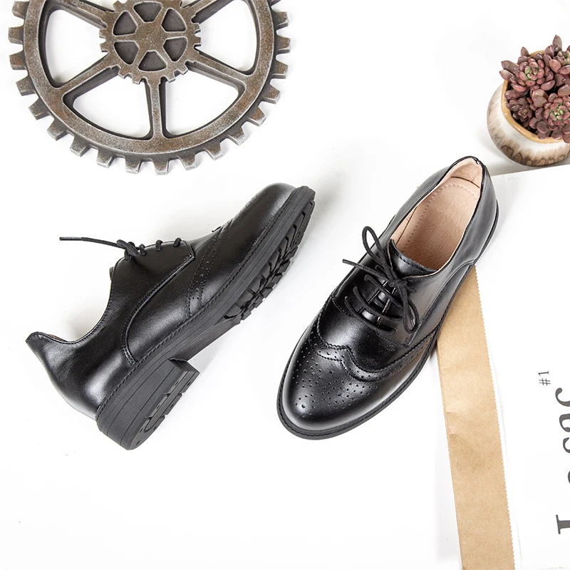 

Women Brogue Shoes Women Wingtip Oxfords Genuine Leather Lace-Up Round Toe Cow Leather Lady Flats Plus Size Steinmeier
