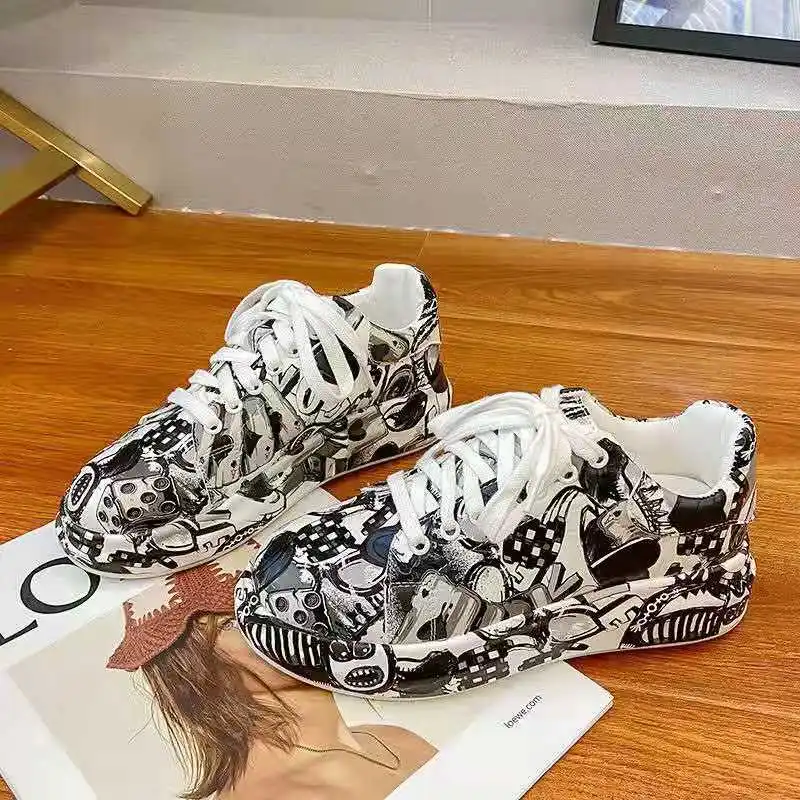 

2021 Women Lace Up Flat Platform Sneaker Woman Print Breathable Color Shoes Female Cross Tied Ladies Summer New Casual Plus Size