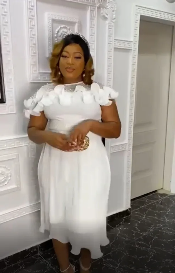 

Classy Women Chiffon Dresses Beading Ruffles Pleated Dress 3XL 4XL Africa Fashion Summer White Yellow Birthday Outfits