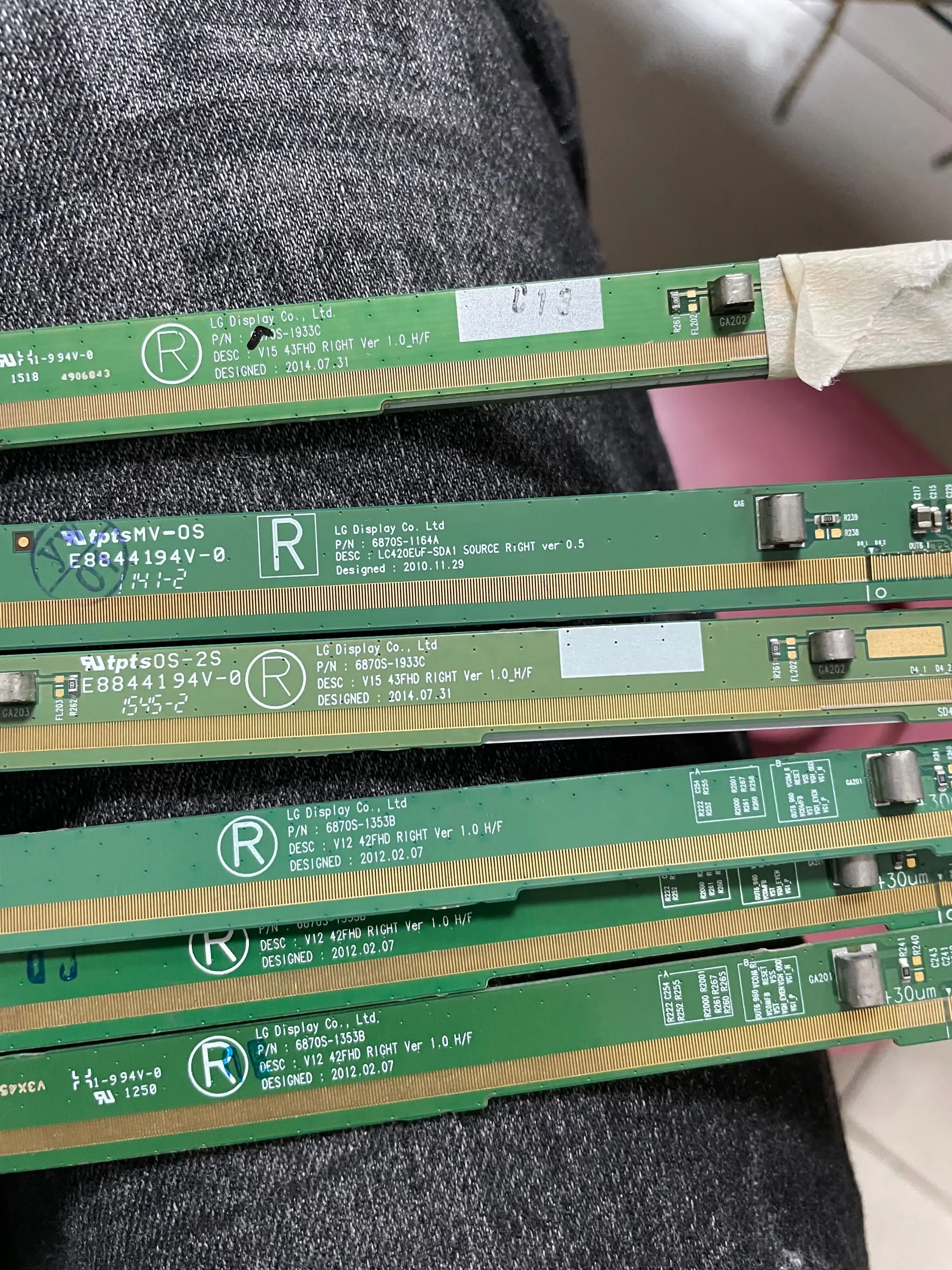 Оригинальная боковая пластина 6870S 1352B 1353B V12 42FHD 2 шт./Лот хорошее качество правая