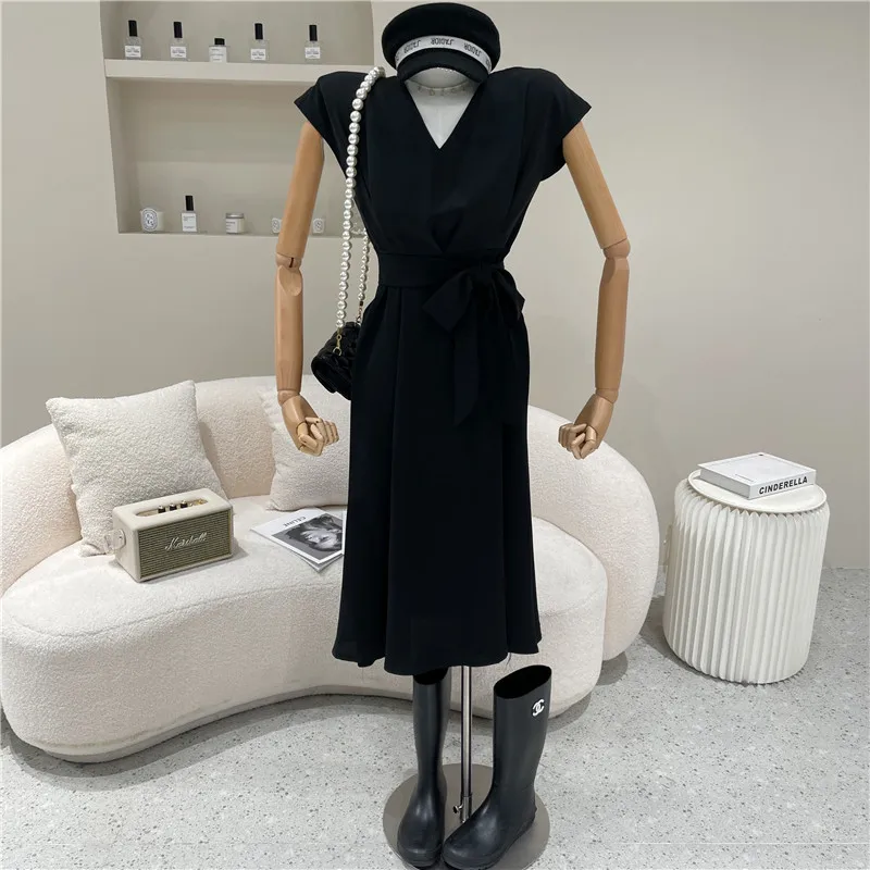 

Women's Spring Summer 2021 Niche Design Fashion Vintage V-neck Bandage Short Sleeve Niche Design Medium Length Dress